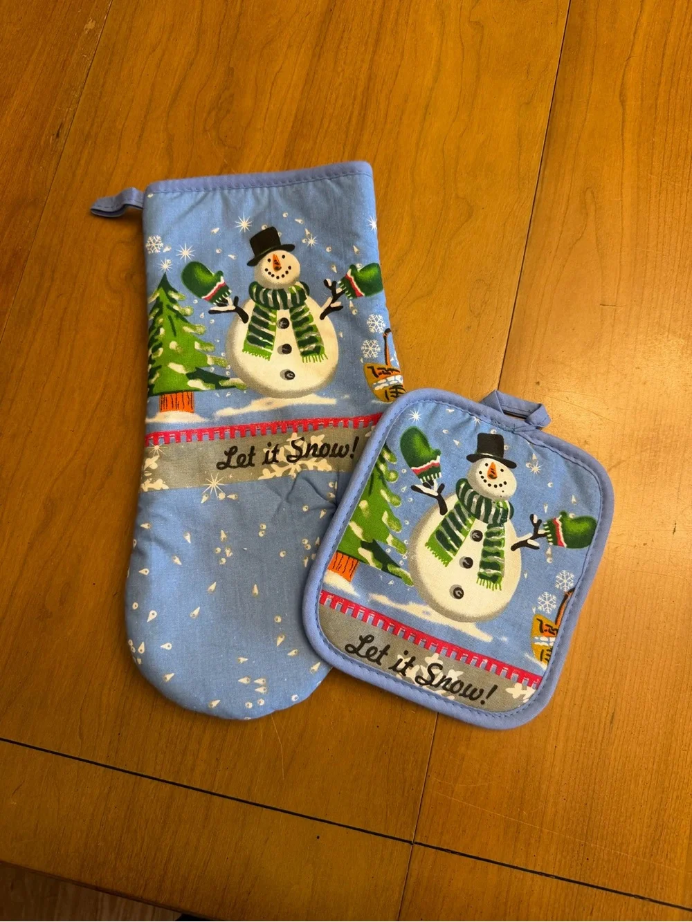 Christmas Themed Let it Snow Towels, Pot Holder, and Oven Mitt  | OS